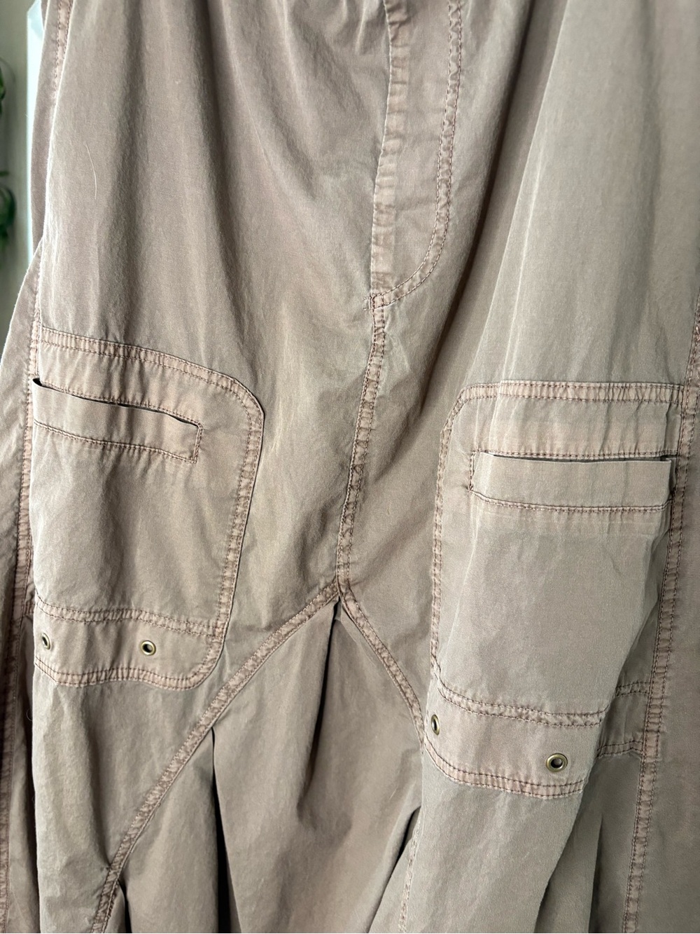 XCVI Women’s Cargo Skirt in Brown - Picture 4 of 6
